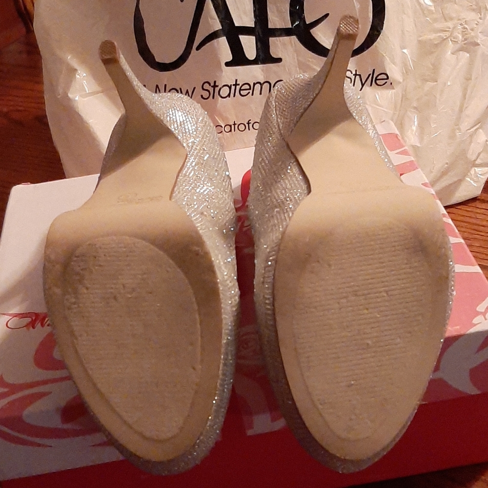 Heels - Picture 2 of 5